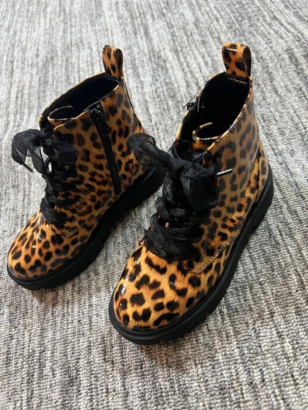 Art Class - Kids' Kayden Lug Sole Lace-Up Zippered Booties Size 2